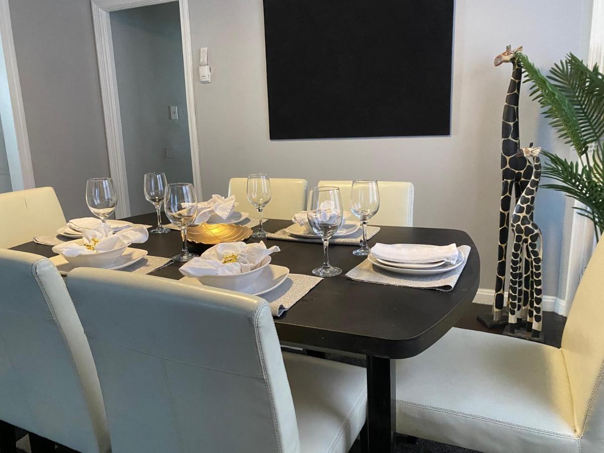 Cozy, 1St Floor Apartment 2Bdrms Plus Semi Private Room With Futon Pets With Fee Family Friendly Close To Everything Cleveland Eksteriør bilde